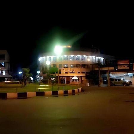 Supak Hotel Kalasin Buitenkant foto