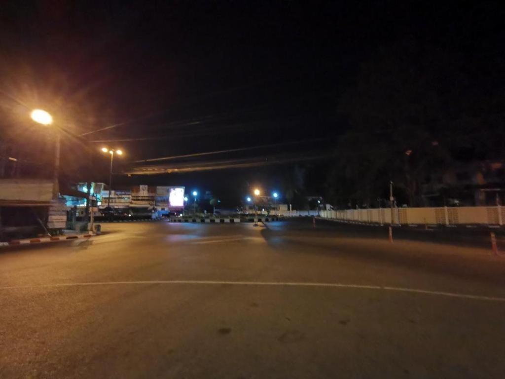 Supak Hotel Kalasin Buitenkant foto