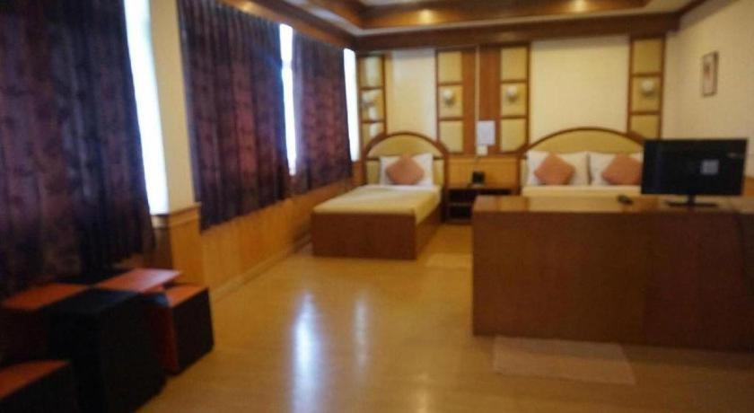 Supak Hotel Kalasin Buitenkant foto