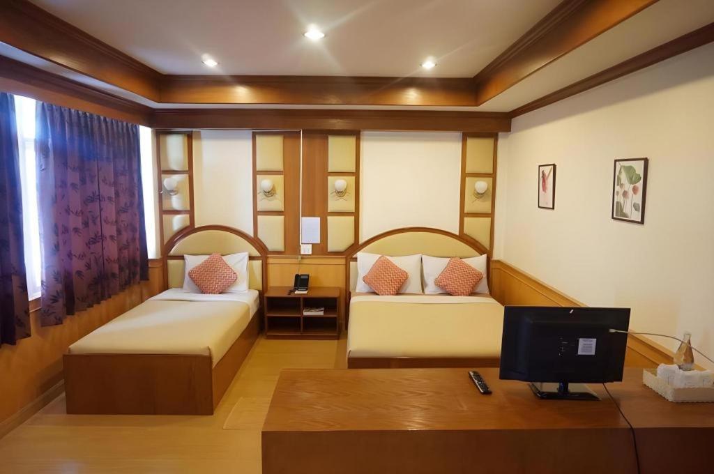 Supak Hotel Kalasin Buitenkant foto